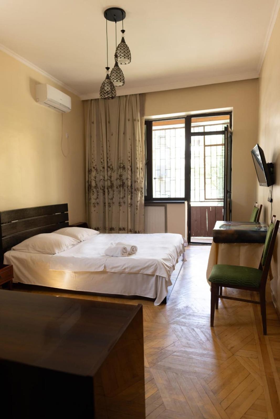Wine House Hotel Tbilisi Exterior foto